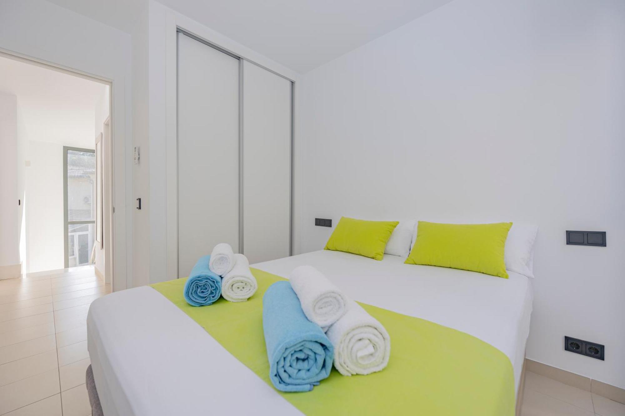 Villa Pam Beach House Playa De Muro - 200M To Beach With Hot Tub 阿尔库迪亚 外观 照片